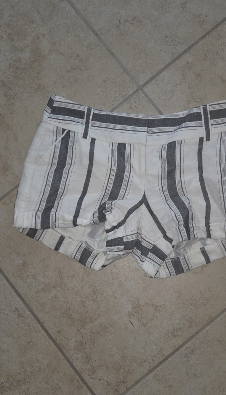 Express Grey & White Linen Blend Mid Rise Shorts Women's Sz 2